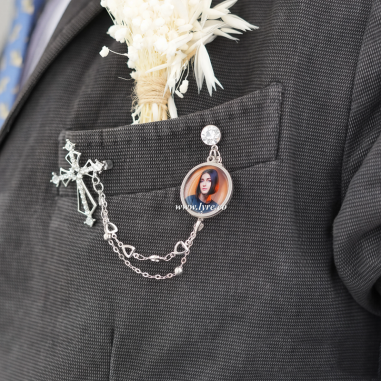 Broche Traje Boda Grado Cruz Plateada Con Foto Personalizable